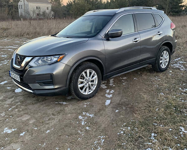 Серый Ниссан Rogue, объемом двигателя 2.49 л и пробегом 112 тыс. км за 18000 $, фото 1 на Automoto.ua