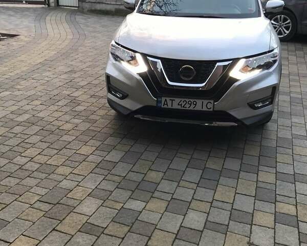 Серый Ниссан Rogue, объемом двигателя 2.5 л и пробегом 42 тыс. км за 16500 $, фото 1 на Automoto.ua