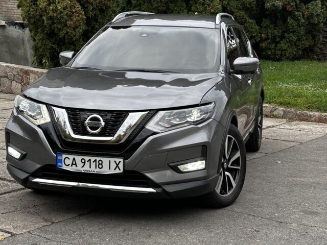 Сірий Ніссан Rogue, об'ємом двигуна 2.5 л та пробігом 112 тис. км за 17182 $, фото 1 на Automoto.ua
