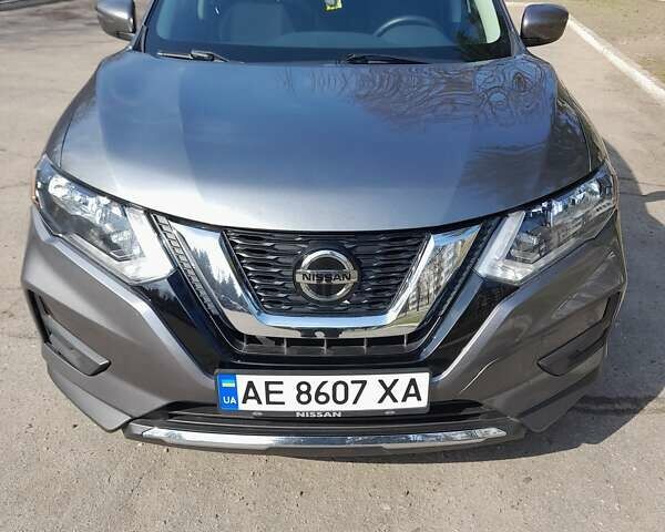 Серый Ниссан Rogue, объемом двигателя 2.5 л и пробегом 99 тыс. км за 18500 $, фото 1 на Automoto.ua
