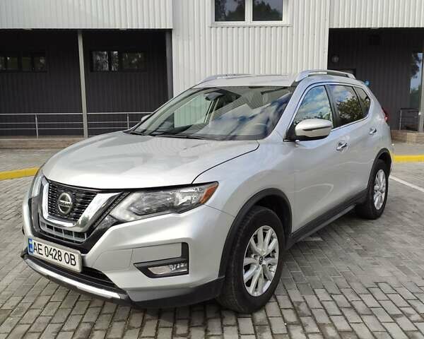 Серый Ниссан Rogue, объемом двигателя 2.49 л и пробегом 126 тыс. км за 18500 $, фото 1 на Automoto.ua