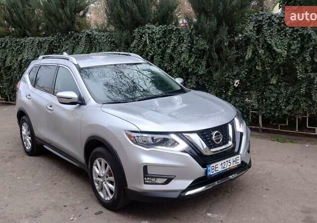 Серый Ниссан Rogue, объемом двигателя 2.49 л и пробегом 68 тыс. км за 16900 $, фото 1 на Automoto.ua