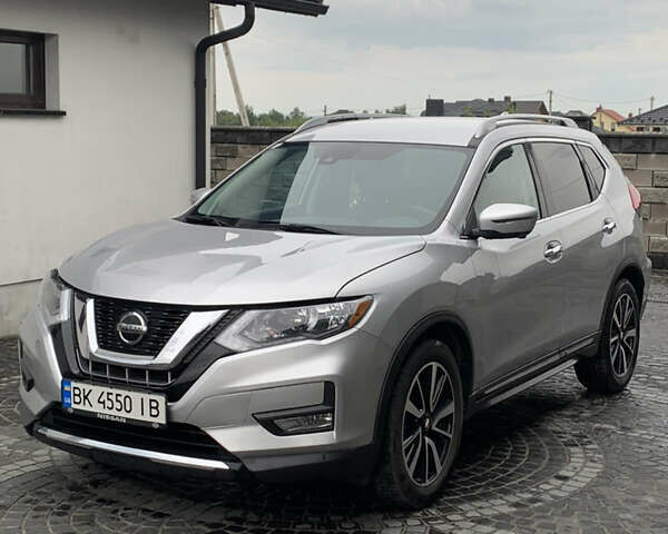 Серый Ниссан Rogue, объемом двигателя 2.49 л и пробегом 92 тыс. км за 18200 $, фото 1 на Automoto.ua