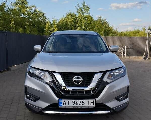 Серый Ниссан Rogue, объемом двигателя 2.49 л и пробегом 130 тыс. км за 15600 $, фото 1 на Automoto.ua