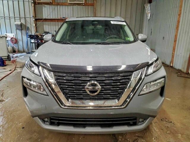 Серый Ниссан Rogue, объемом двигателя 2.5 л и пробегом 128 тыс. км за 11350 $, фото 1 на Automoto.ua