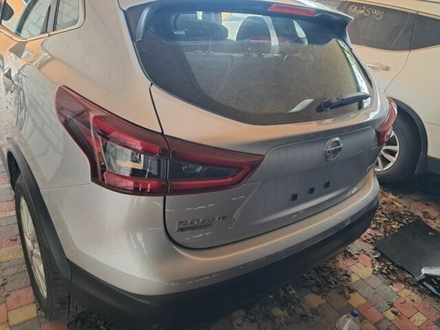 Серый Ниссан Rogue, объемом двигателя 0 л и пробегом 92 тыс. км за 12000 $, фото 1 на Automoto.ua