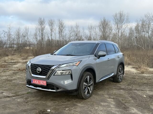 Серый Ниссан Rogue, объемом двигателя 2.5 л и пробегом 55 тыс. км за 22500 $, фото 1 на Automoto.ua