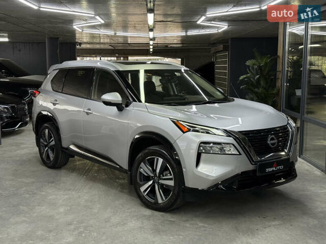 Серый Ниссан Rogue, объемом двигателя 1.5 л и пробегом 29 тыс. км за 28900 $, фото 1 на Automoto.ua