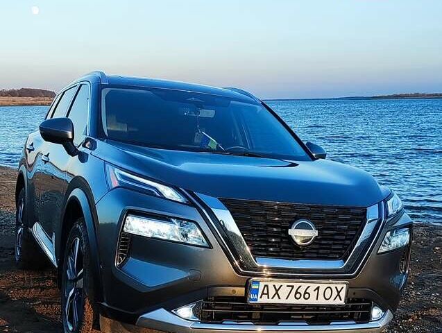 Серый Ниссан Rogue, объемом двигателя 1.5 л и пробегом 36 тыс. км за 34700 $, фото 1 на Automoto.ua