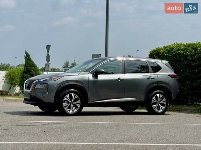 Серый Ниссан Rogue, объемом двигателя 1.5 л и пробегом 70 тыс. км за 22000 $, фото 1 на Automoto.ua