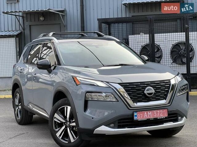 Серый Ниссан Rogue, объемом двигателя 1.5 л и пробегом 80 тыс. км за 29399 $, фото 1 на Automoto.ua