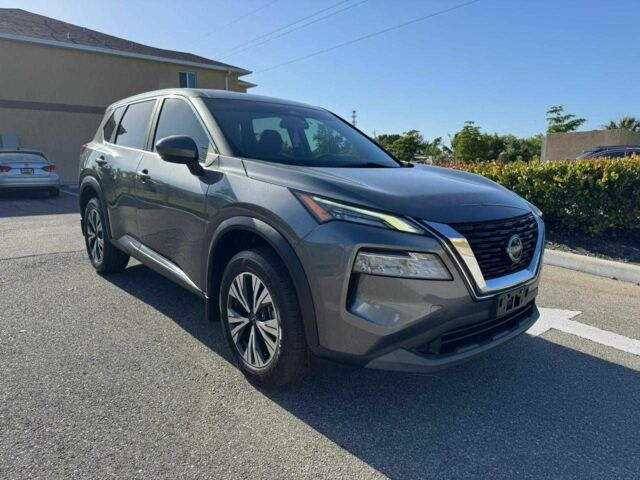 Серый Ниссан Rogue, объемом двигателя 1.5 л и пробегом 98 тыс. км за 23000 $, фото 1 на Automoto.ua