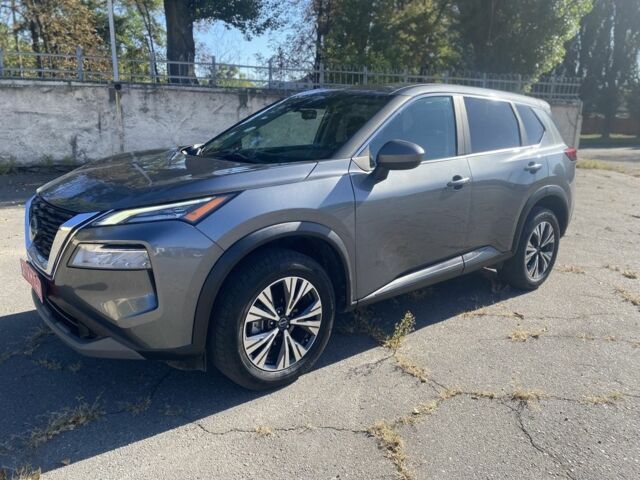 Серый Ниссан Rogue, объемом двигателя 1.5 л и пробегом 90 тыс. км за 22900 $, фото 1 на Automoto.ua