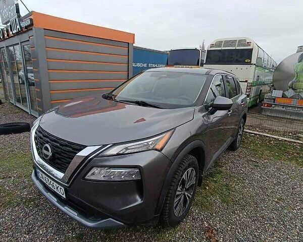 Серый Ниссан Rogue, объемом двигателя 1.5 л и пробегом 73 тыс. км за 19900 $, фото 1 на Automoto.ua