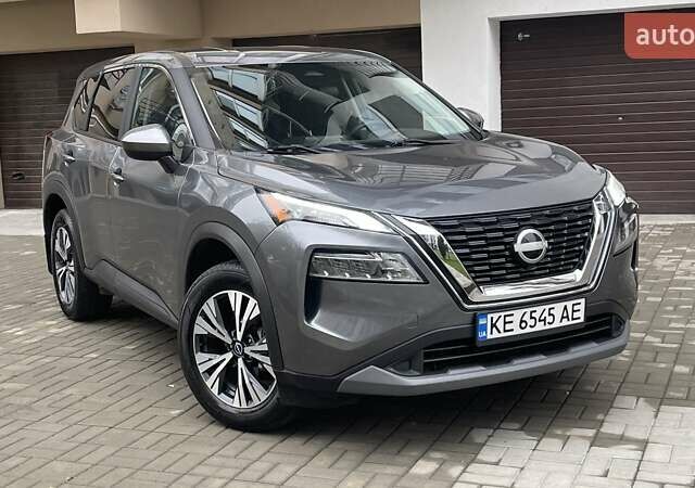 Серый Ниссан Rogue, объемом двигателя 1.5 л и пробегом 56 тыс. км за 21950 $, фото 1 на Automoto.ua
