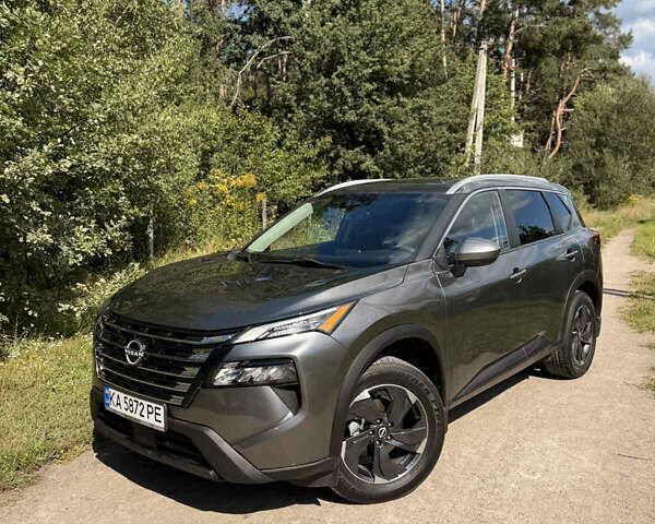 Серый Ниссан Rogue, объемом двигателя 1.5 л и пробегом 9 тыс. км за 26900 $, фото 1 на Automoto.ua