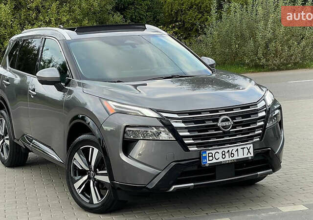 Сірий Ніссан Rogue, об'ємом двигуна 1.5 л та пробігом 5 тис. км за 30000 $, фото 1 на Automoto.ua