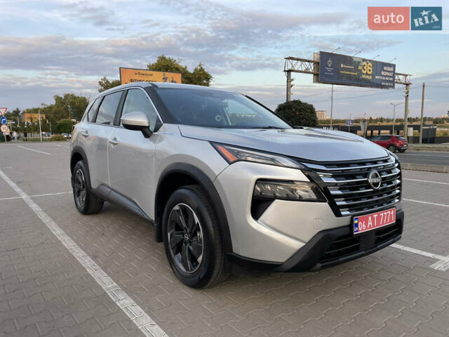 Серый Ниссан Rogue, объемом двигателя 1.5 л и пробегом 2 тыс. км за 28700 $, фото 1 на Automoto.ua