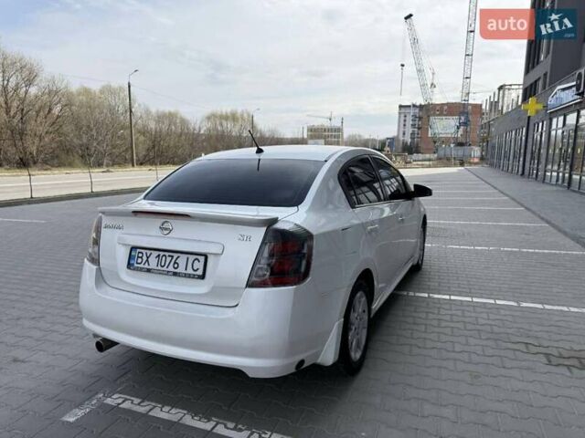 Белый Ниссан Сентра, объемом двигателя 2 л и пробегом 130 тыс. км за 5999 $, фото 1 на Automoto.ua