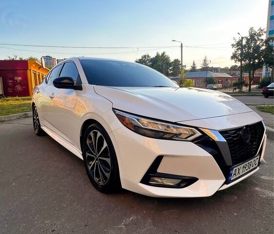 Белый Ниссан Сентра, объемом двигателя 2 л и пробегом 72 тыс. км за 14800 $, фото 1 на Automoto.ua