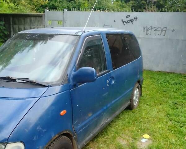 Синий Ниссан Серена, объемом двигателя 2.3 л и пробегом 320 тыс. км за 2200 $, фото 1 на Automoto.ua