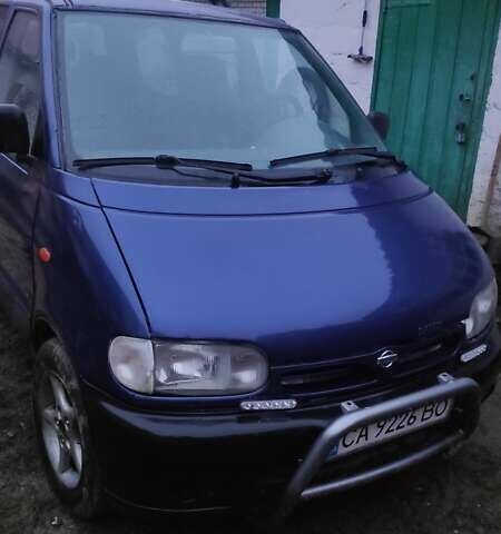 Синий Ниссан Серена, объемом двигателя 2.3 л и пробегом 380 тыс. км за 3100 $, фото 1 на Automoto.ua