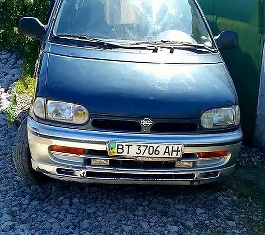 Синий Ниссан Серена, объемом двигателя 2 л и пробегом 75 тыс. км за 2000 $, фото 1 на Automoto.ua
