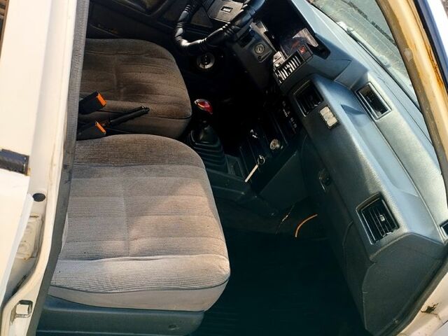 Белый Ниссан Санни, объемом двигателя 1.6 л и пробегом 0 тыс. км за 500 $, фото 1 на Automoto.ua