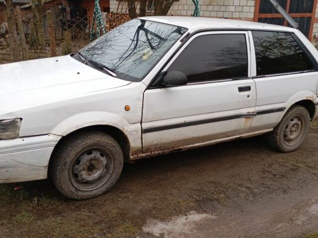 Білий Ніссан Санні, об'ємом двигуна 1 л та пробігом 270 тис. км за 350 $, фото 1 на Automoto.ua