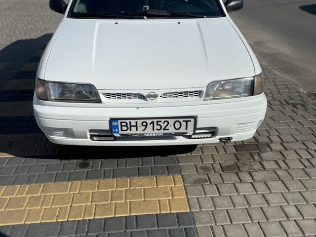 Белый Ниссан Санни, объемом двигателя 1.4 л и пробегом 280 тыс. км за 1500 $, фото 1 на Automoto.ua