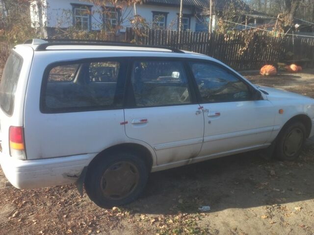 Белый Ниссан Санни, объемом двигателя 1.6 л и пробегом 1000 тыс. км за 591 $, фото 1 на Automoto.ua