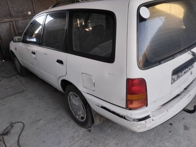 Белый Ниссан Санни, объемом двигателя 1.4 л и пробегом 333 тыс. км за 1000 $, фото 1 на Automoto.ua