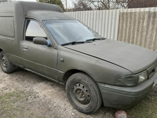 Красный Ниссан Санни, объемом двигателя 1.6 л и пробегом 300 тыс. км за 2500 $, фото 1 на Automoto.ua