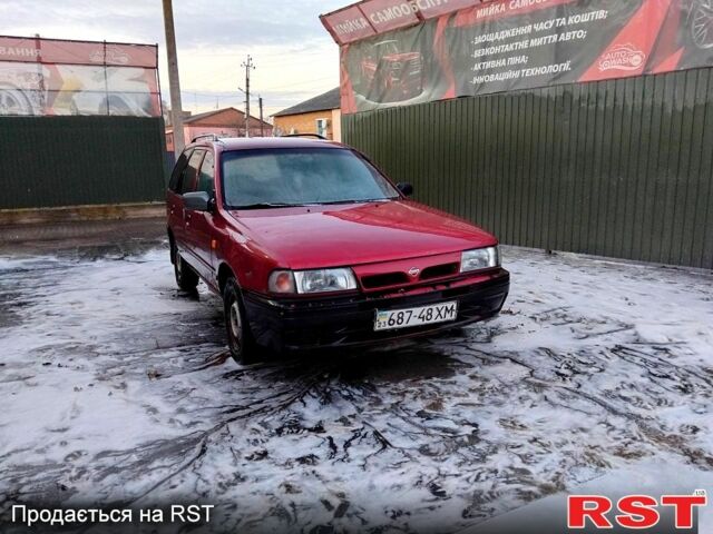 Красный Ниссан Санни, объемом двигателя 2 л и пробегом 380 тыс. км за 700 $, фото 1 на Automoto.ua