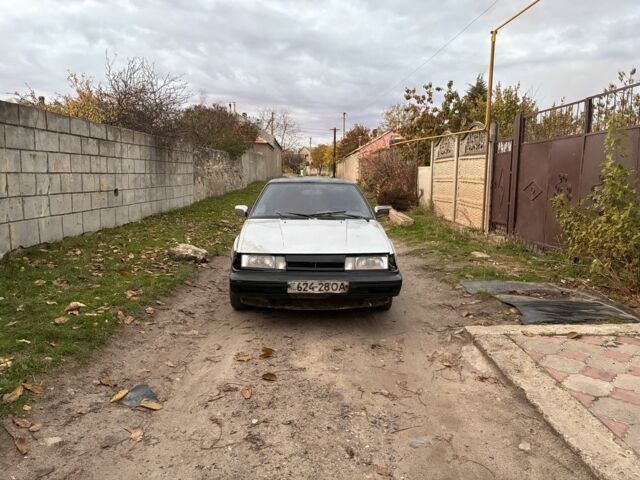 Серый Ниссан Санни, объемом двигателя 1.5 л и пробегом 580 тыс. км за 600 $, фото 1 на Automoto.ua