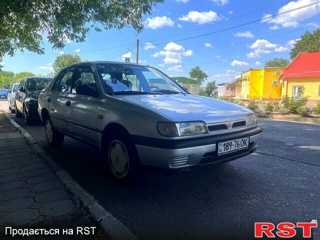 Сірий Ніссан Санні, об'ємом двигуна 1.6 л та пробігом 260 тис. км за 1250 $, фото 1 на Automoto.ua