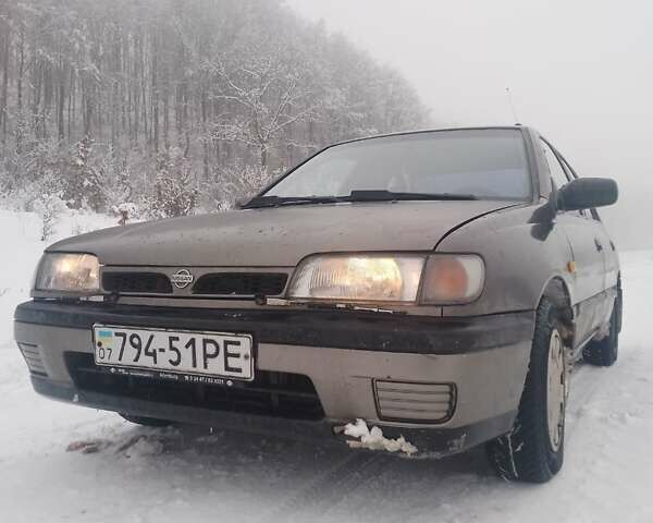 Серый Ниссан Санни, объемом двигателя 1.6 л и пробегом 303 тыс. км за 450 $, фото 1 на Automoto.ua