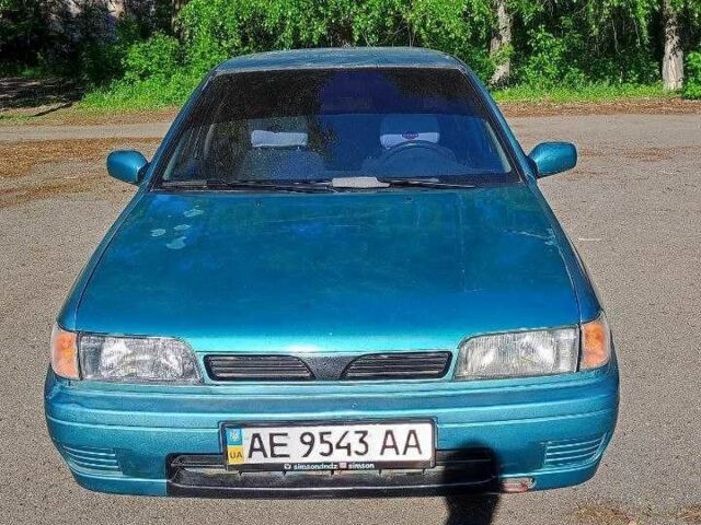 Зеленый Ниссан Санни, объемом двигателя 1.6 л и пробегом 226 тыс. км за 1100 $, фото 1 на Automoto.ua