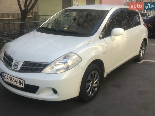 Белый Ниссан Тиида, объемом двигателя 1.5 л и пробегом 106 тыс. км за 6500 $, фото 1 на Automoto.ua