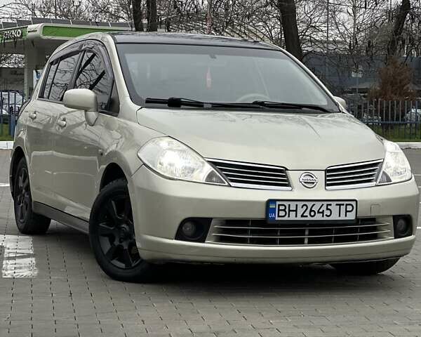 Бежевый Ниссан Тиида, объемом двигателя 1.8 л и пробегом 202 тыс. км за 4100 $, фото 1 на Automoto.ua