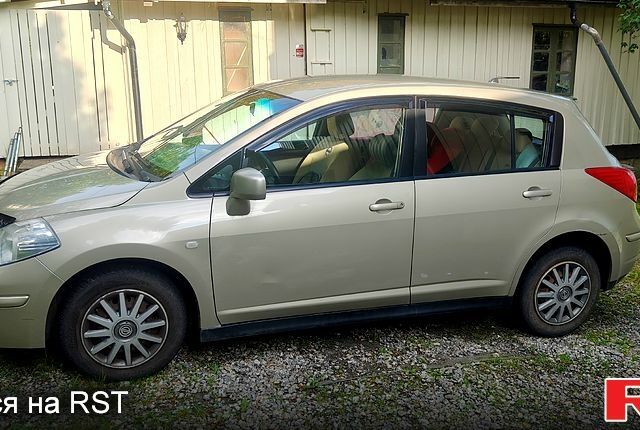 Бежевий Ніссан Тііда, об'ємом двигуна 1.6 л та пробігом 197 тис. км за 2900 $, фото 1 на Automoto.ua