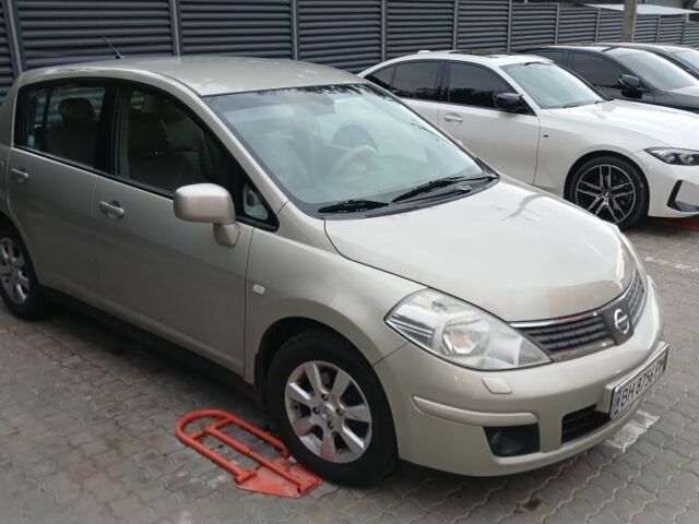 Бежевый Ниссан Тиида, объемом двигателя 1.6 л и пробегом 100 тыс. км за 5700 $, фото 1 на Automoto.ua