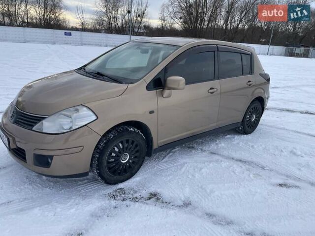 Бежевый Ниссан Тиида, объемом двигателя 1.6 л и пробегом 214 тыс. км за 7200 $, фото 1 на Automoto.ua