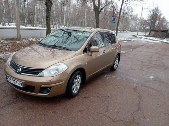 Бежевый Ниссан Тиида, объемом двигателя 1.8 л и пробегом 252 тыс. км за 6900 $, фото 1 на Automoto.ua