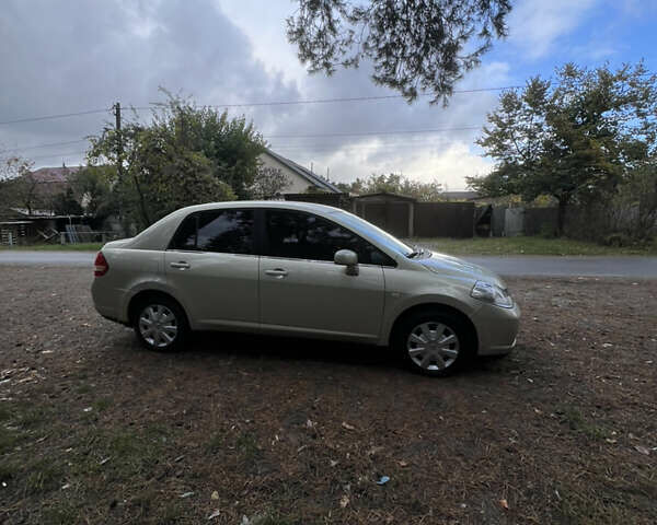 Бежевый Ниссан Тиида, объемом двигателя 1.6 л и пробегом 191 тыс. км за 5999 $, фото 1 на Automoto.ua