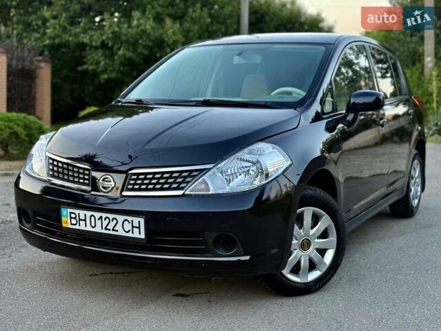 Черный Ниссан Тиида, объемом двигателя 1.6 л и пробегом 199 тыс. км за 5900 $, фото 1 на Automoto.ua