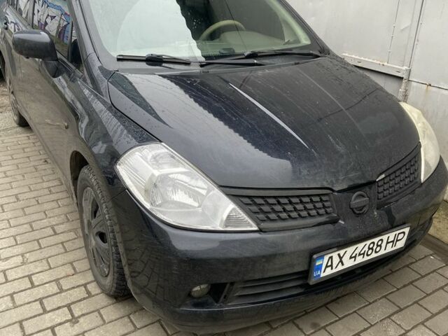 Черный Ниссан Тиида, объемом двигателя 1.6 л и пробегом 200 тыс. км за 4500 $, фото 1 на Automoto.ua