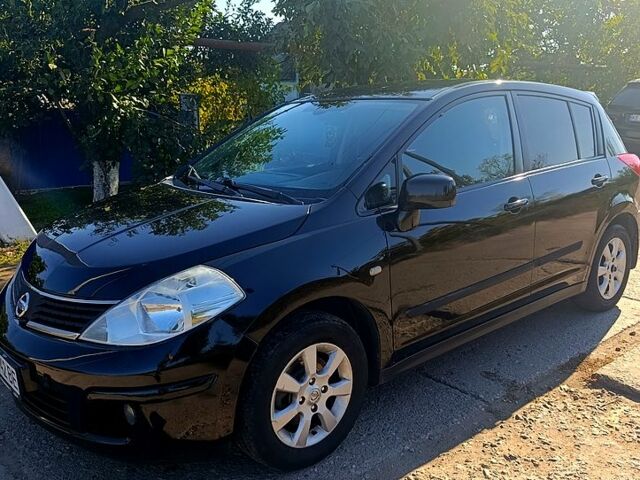 Чорний Ніссан Тііда, об'ємом двигуна 1.6 л та пробігом 0 тис. км за 4800 $, фото 1 на Automoto.ua