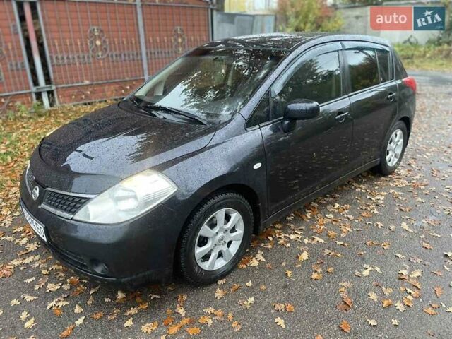 Черный Ниссан Тиида, объемом двигателя 1.6 л и пробегом 188 тыс. км за 6700 $, фото 1 на Automoto.ua