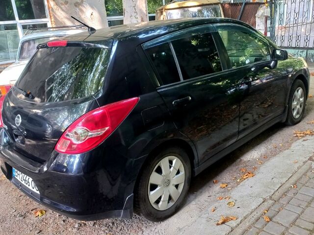 Черный Ниссан Тиида, объемом двигателя 1.5 л и пробегом 125 тыс. км за 5900 $, фото 1 на Automoto.ua